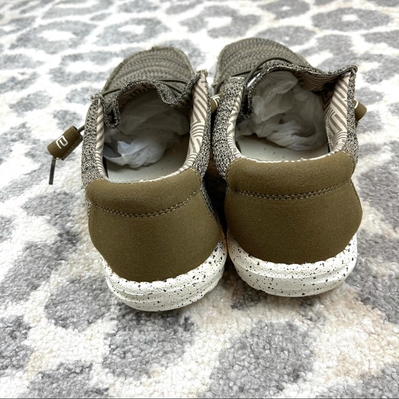 Hey Dude Brown Wally Sox Slip On Size 10 - Picture 5 of 12